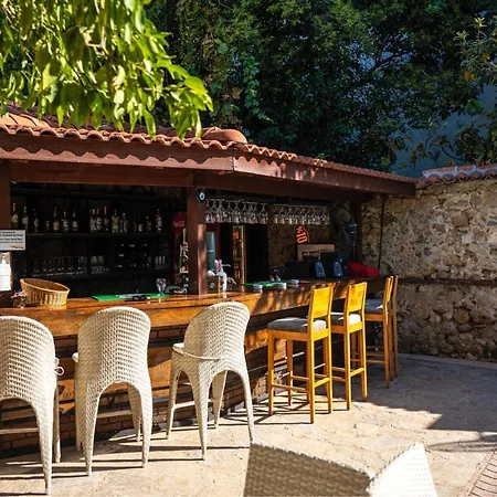 Castle Old Town Hotel 3*