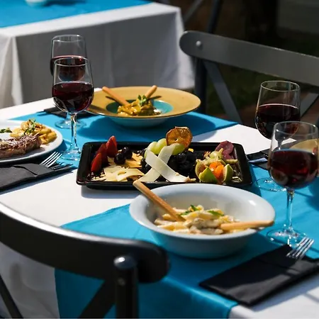 Hotel Castle Old Town 3*