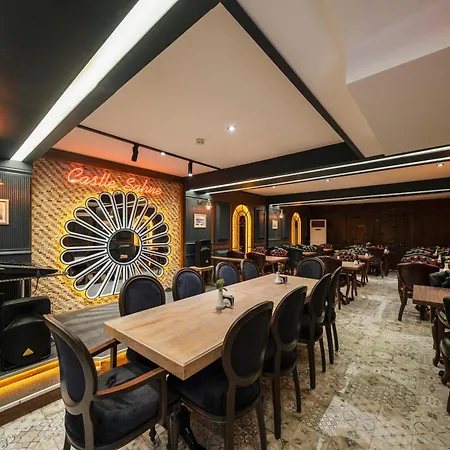 Castle Old Town Hotel 3*