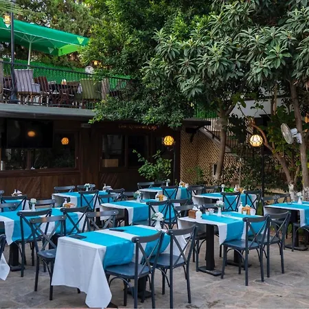 Отель Castle Old Town 3*