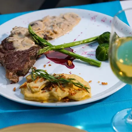 Castle Old Town Отель Анталья