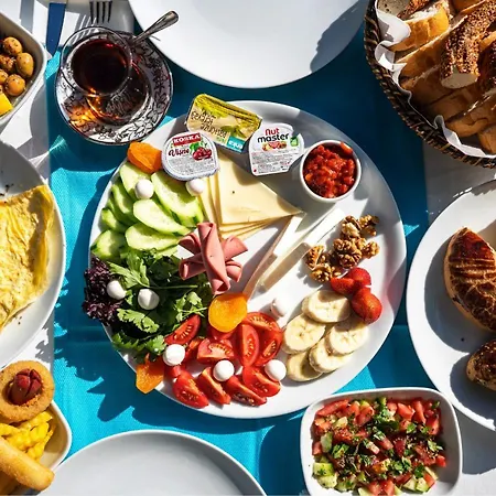 호텔 Castle Old Town 3*