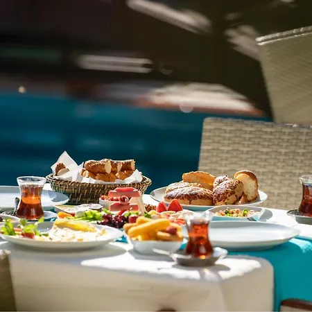 Castle Old Town 호텔