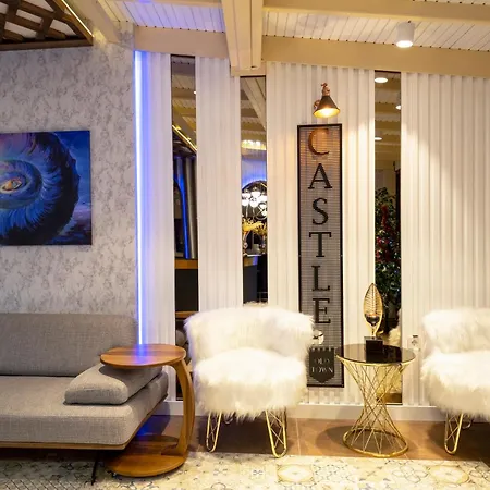 Отель Castle Old Town