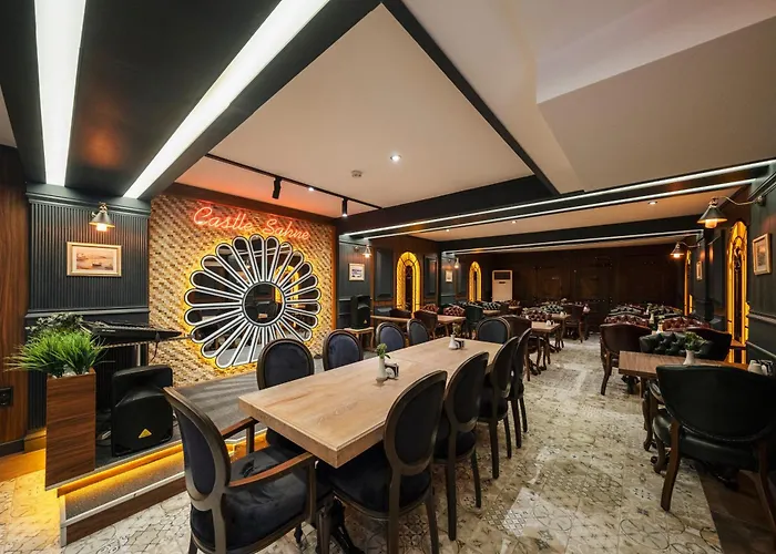 Castle Old Town Hotel 3*