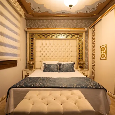 Castle Old Town Hotell