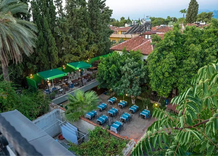 Ξενοδοχείο Castle Old Town 3*