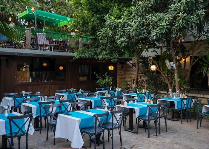 Ξενοδοχείο Castle Old Town 3*