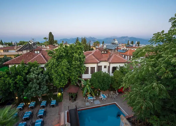 Castle Old Town Ξενοδοχείο 3*