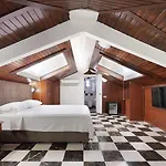 Castle Old Town Hotel 3*
